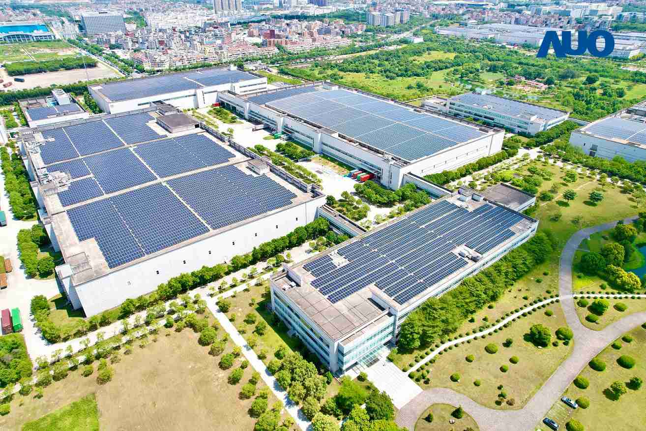 CG电子厦门推动智能制造同时，，透过绿电创能纵深推进绿色转型，，，厂区全屋顶铺设太阳能光伏板，，，，每年太阳能发电 2,600多万度